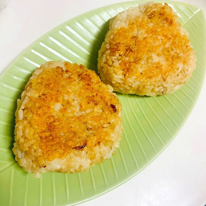 鰹節入りの焼きおにぎり